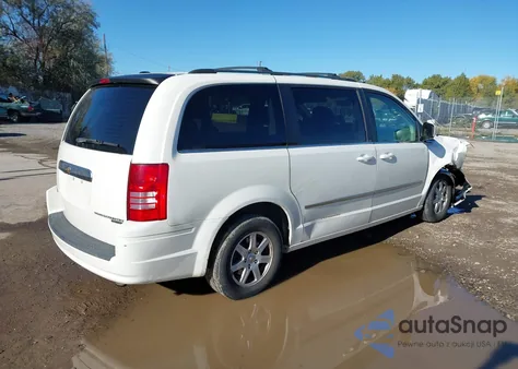 2010 Chrysler Town & Country Touring from USA, damaged, VIN 2A4RR5DX0AR351476